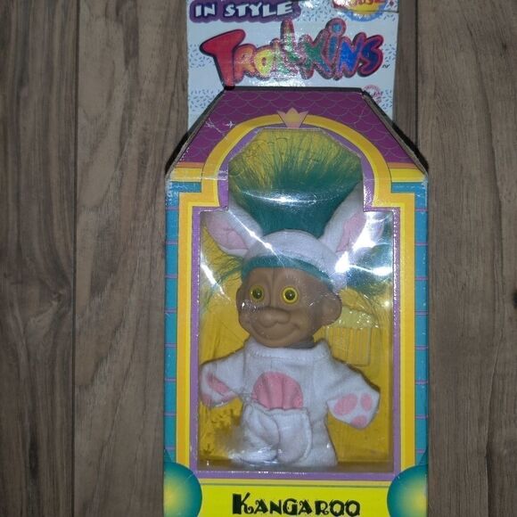 Trollkins 1998 Doll Kangaroo With Green Hair New (Box Has Wear And some Damage). - Picture 3 of 7